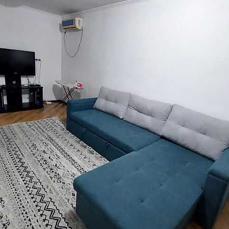 Apartment On Toktogula Bisjkek Buitenkant foto