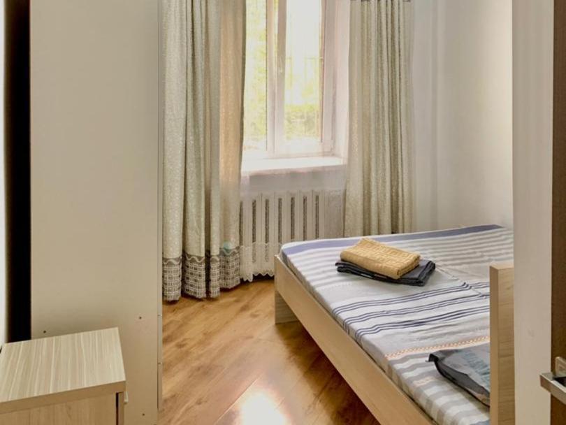 Apartment On Toktogula Bisjkek Buitenkant foto